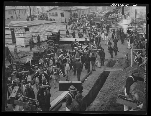 Eight o'clock whistle, construction gang starting to work on emergency office space, Washington, D.C.