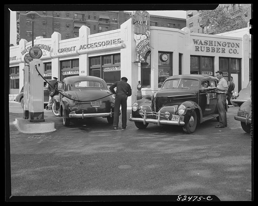 Washington D.C. Filling up with gas on the day before rationing