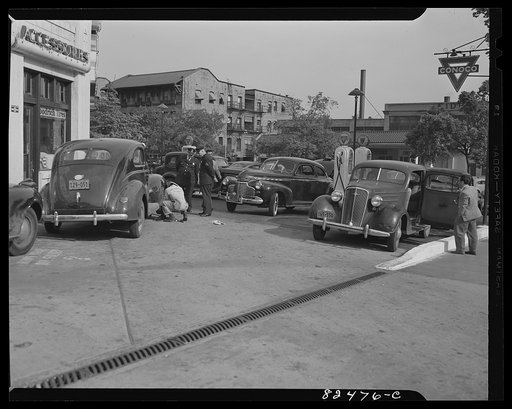 Washington D.C. Filling up with gas on the day before rationing