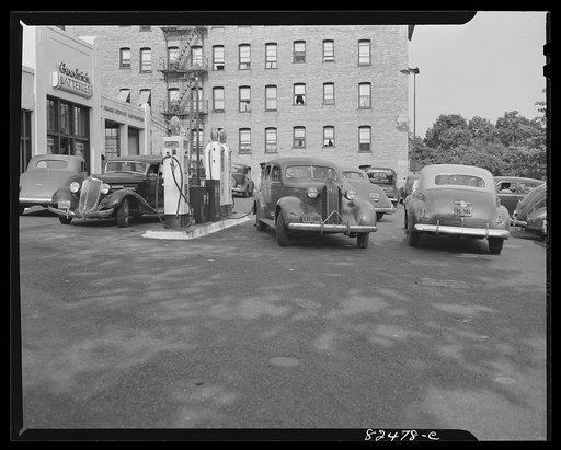 Washington D.C. Filling up with gas on the day before rationing