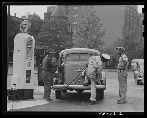 Washington D.C. Filling up with gas on the day before rationing