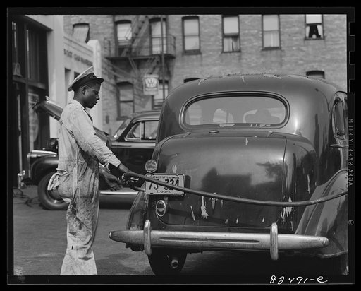 Washington D.C. Filling up with gas on the day before rationing
