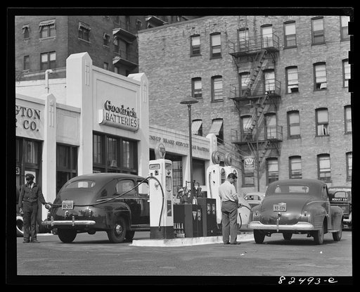 Untitled photo, possibly related to: Washington D.C. Filling up with gas on the day before rationing
