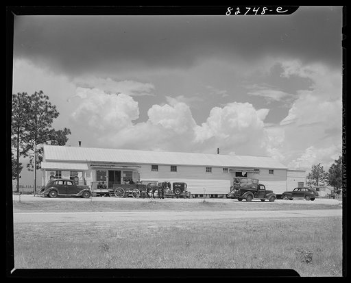 Escambia Farms, Florida. Cooperative store and produce exchange