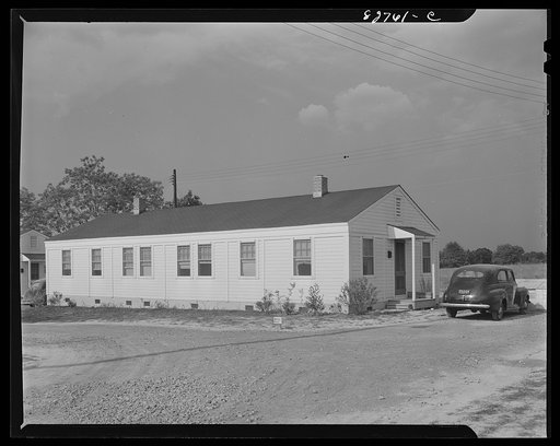 Childersburg, Alabama. Cousa Court defense housing project. The home of Albert Smith, Jr.