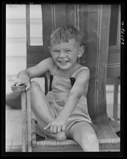 Childersburg, Alabama. Cousa Court defense housing project. Laughing boy