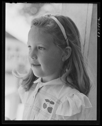 Childersburg, Alabama. Cousa Court defense housing project. Defense worker's child