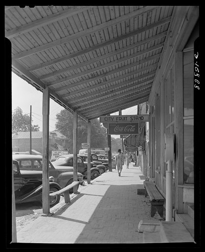 Childersburg, Alabama. Street scene