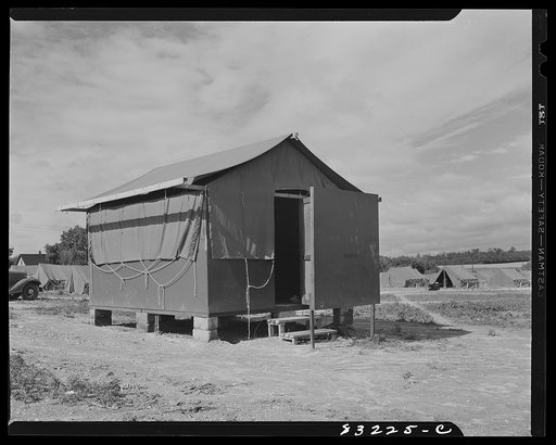 Bridgeton, New Jersey. FSA (Farm Security Administration) agricultural workers' camp. Shower house for women