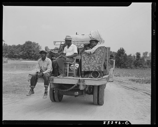 Bridgeton, New Jersey. Pickers who have contracted with a small farmer to live and work on his place for the rest of the harvest season