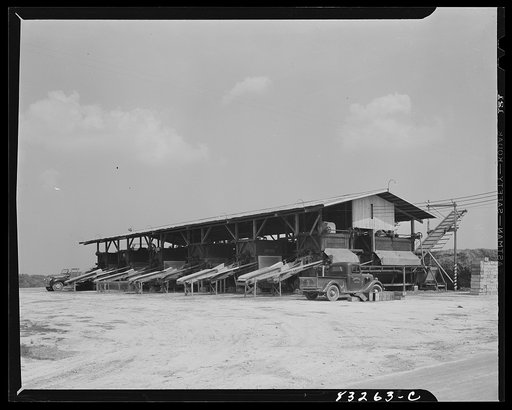 Bridgeton, New Jersey. Seabrook Farm. Pea viner