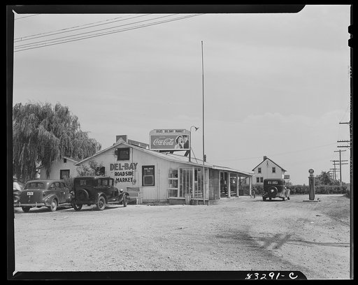 Bridgeton, New Jersey. FSA (Farm Security Administration) agricultural workers' camp. Store which supplies the migrants with supplies