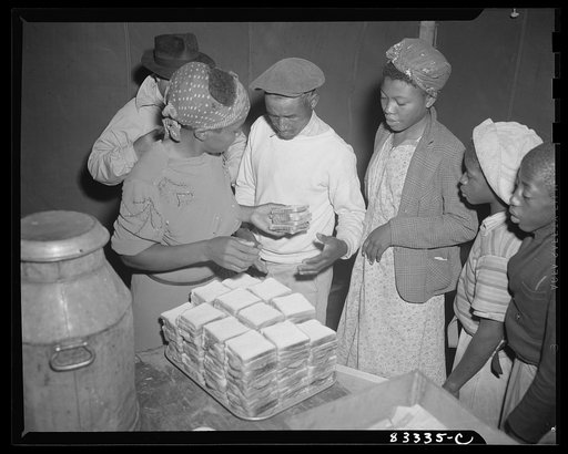 Bridgeton, New Jersey. FSA (Farm Security Administration) agricultural workers' camp. Hot coffee and sandwiches were served to the migrant workers just arrived from Florida