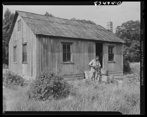 Newport, New Jersey (vicinity). House where the migrant workers for whose services Hanby contracted live free of rent