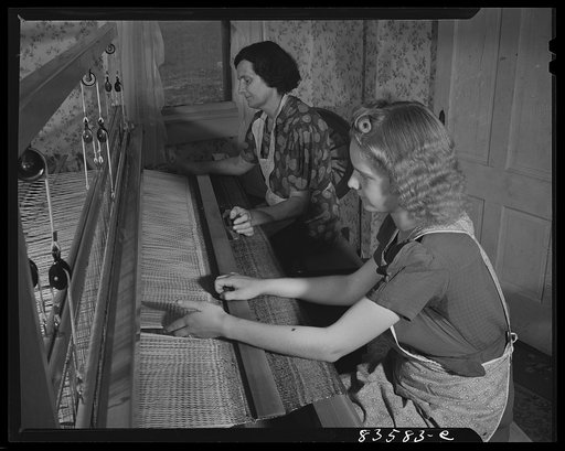 Van Buren, Maine. Cooperatively-owned loom in a home of a FSA (Farm Security Administration) client