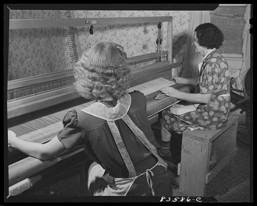 Van Buren, Maine. Cooperatively-owned loom in a home of a FSA (Farm Security Administration) client