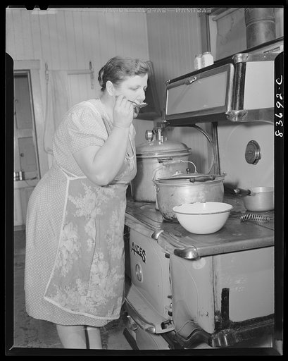 Fort Kent, Maine. (vicinity). Making soup at the [Leonard] Gagnon farm.
