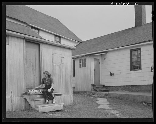 Windsor Locks, Connecticut (vicinity). Daughter of Polish tobacco farmer