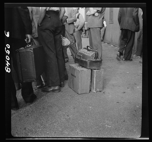 Richwood, West Virginia. Station scene at departure of men to help in the harvest in upper New York state