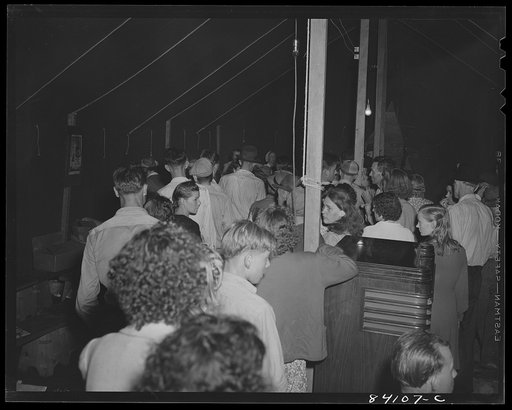 Batavia, New York. The Red Cross feeding farm laborers who have just arrived from Richwood, West Virginia.