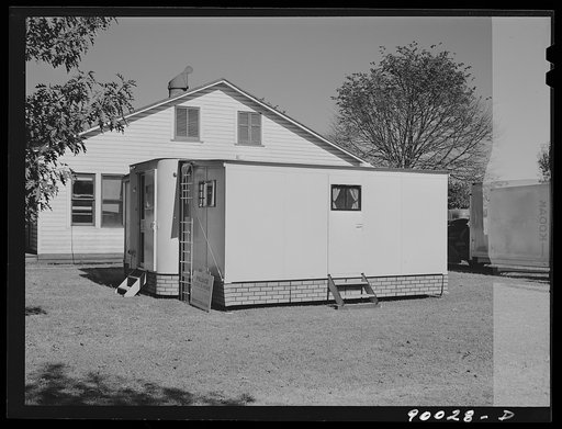 Palace mobile home. Expansion trailer for emergency defense housing demonstrated in Washington tourist camp. Washington, D.C.