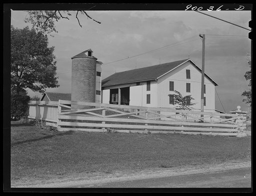 Barn on farm near Dayton, Ohio