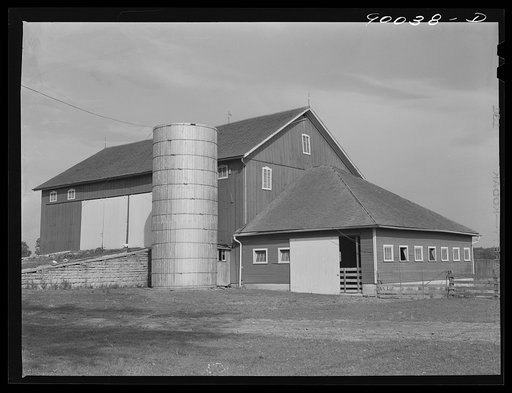 Barn on farm near Dayton, Ohio