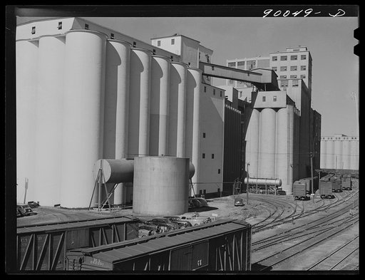 Grain elevators and flour mill, freight yards. Cedar Rapids, Iowa