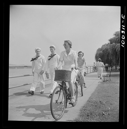 Washington, D.C. Bicycling on Sunday at Haines Point [i.e. Hains Point