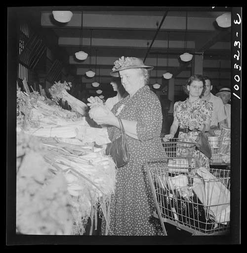 Washington, D.C. Customers in the Giant Food shopping center on Wisconsin Avenue