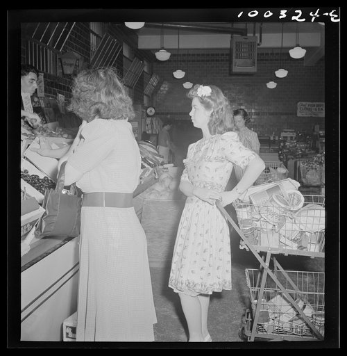 Washington, D.C. Customers in the Giant Food shopping center on Wisconsin Avenue