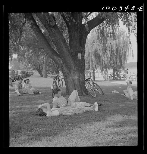 Washington, D.C. Sunday cyclists at Haines Point [i.e. Hains Point