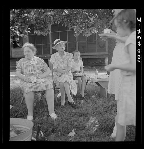 Untitled photo, possibly related to: St. Mary's County, Maryland. Sunday school picnic on the edge of the Patuxent River