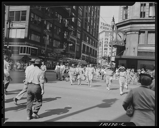Detroit, Michigan. Shoppers at 5 o'clock