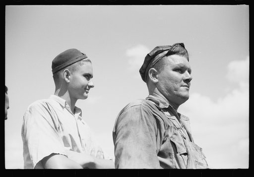 Decatur, Alabama. Ingalls Shipbuilding Company. Waiting in line for paychecks