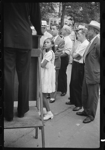 Washington, D.C. Audience listening to a Catholic Evidence Guild speaker in Franklin Park
