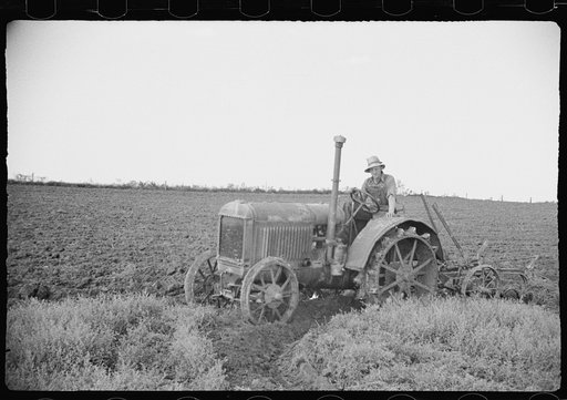 Dodge, Nebraska. William Kassmier, son-in-law and hired man of Anton Wisnieski, a farmer
