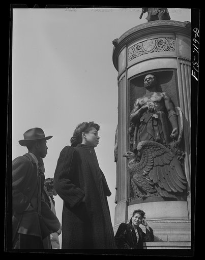 Chicago, Illinois. High school students at the monument in honor of Negro soldiers killed in World War I