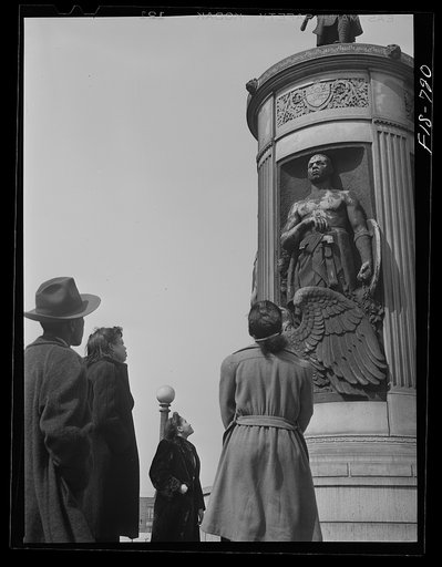 Chicago, Illinois. High school students at the monument in honor of Negro soldiers killed in World War I