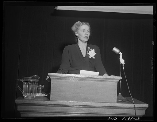 Minneapolis, Minnesota. Mrs. Myrdal, Swedish lecturer, president of the Swedish Women's Business and Professional League. She lectured at a special meeting at the Swedish Institute of Art, Literature and Science in Minneapolis. Mrs. Myrdal and her husband are both well-known in Sweden and are here o