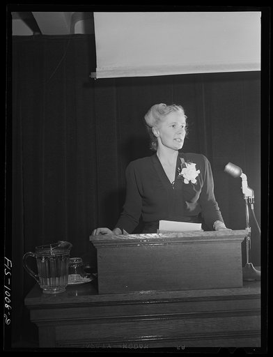 Minneapolis, Minnesota. Mrs. Myrdal, Swedish lecturer, president of the Swedish Women's Business and Professional League and vice-president of the International Women's Business and Professional League. She lectured at a special meeting at the Swedish Institute of Art, Literature and Science in Minn