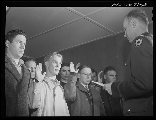 Swedish-American selectees in Minnesota taking the oath as they are inducted into the U.S. Army