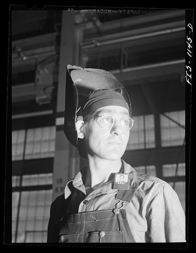 Minneapolis, Minnesota. Defense worker at Northern Pump Company