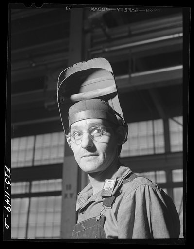 Minneapolis, Minnesota. Defense worker at Northern Pump Company