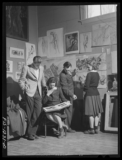 Madison, Wisconsin. Members of the Blue Shield Country Life Club of the University of Wisconsin visiting the studio of John Stuart Curry. One of the aims of the club is to bring about greater participation in cultural activities among farm people