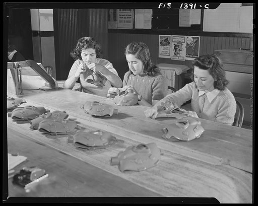 New Bedford, Massachusetts. Portuguese girls manufacturing gas masks