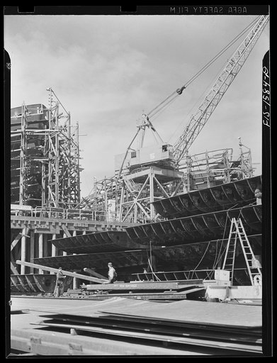 California Shipbuilding Corporation, Wilmington, California. Prefabricated sections of bottom plating waiting to be hoisted into position on the ways