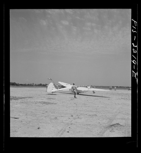 Parris Island, South Carolina. U.S. Marine Corps glider detachment training camp. Trainees ready for flight