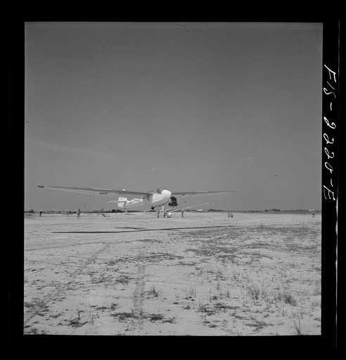 Parris Island, South Carolina. U.S. Marine Corps glider detachment training camp. Trainee ready for flight
