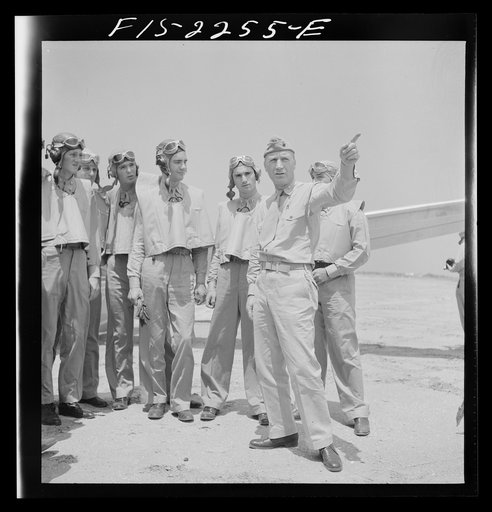 Parris Island, South Carolina. U.S. Marine Corps glider detachment training camp. Trainees and instructor